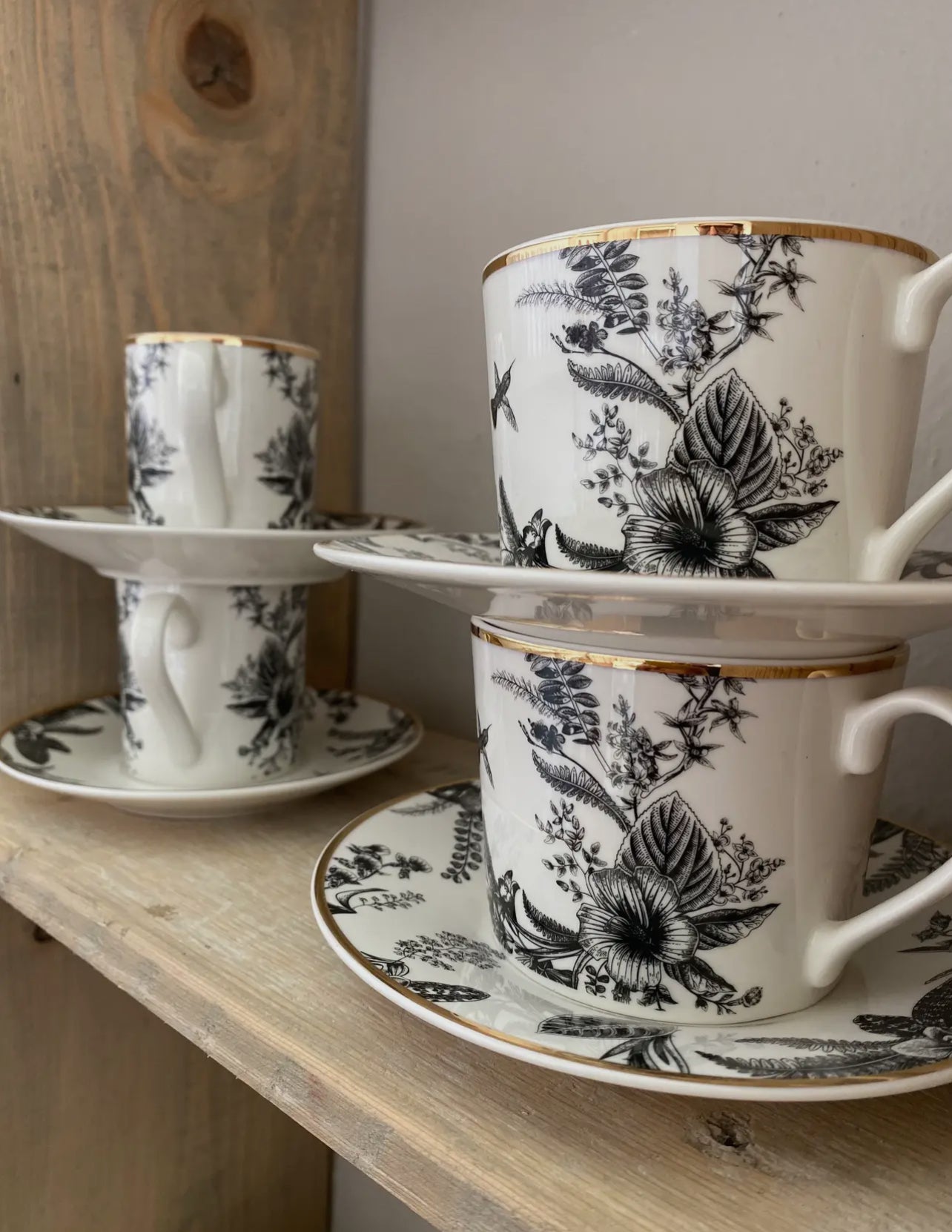 Tasse à thé avec assiette