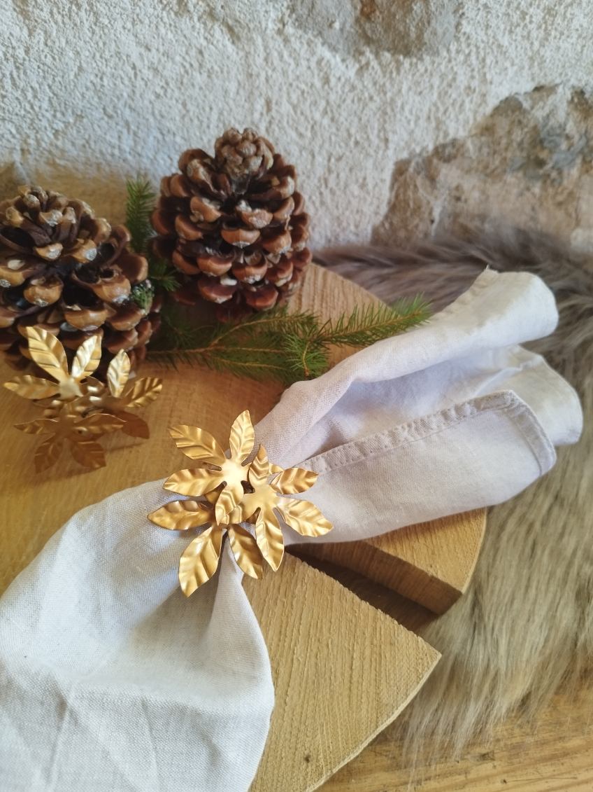 Anneau de serviette avec feuilles